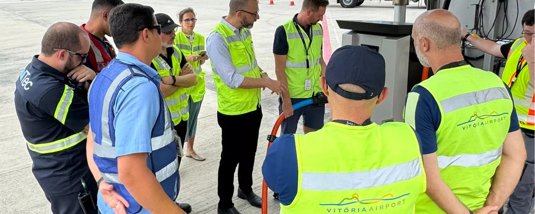 Aeroportos mais sustentáveis: em Florianópolis e Vitória aviões no solo usam energia elétrica de fontes renováveis