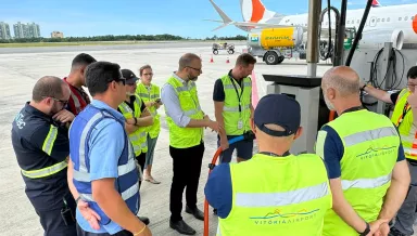 Aeroportos mais sustentáveis: em Florianópolis e Vitória aviões no solo usam energia elétrica de fontes renováveis